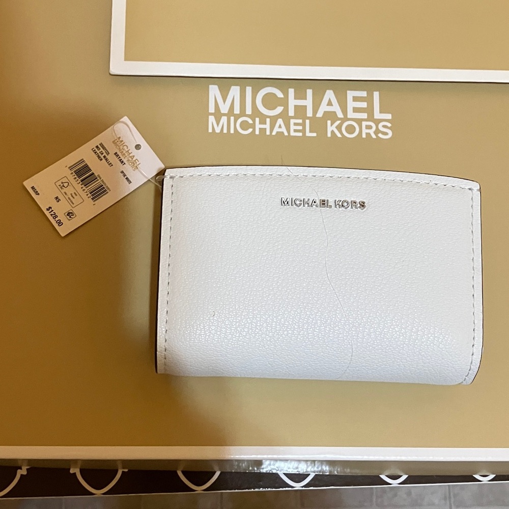 Michael Kors Bryant leather optic white wallet - Picture 2 of 11